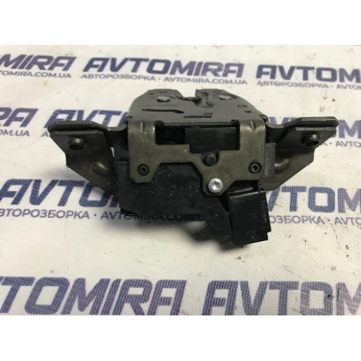Замок крышки багажника Opel Astra J Wagon 2009-2015 13587646
